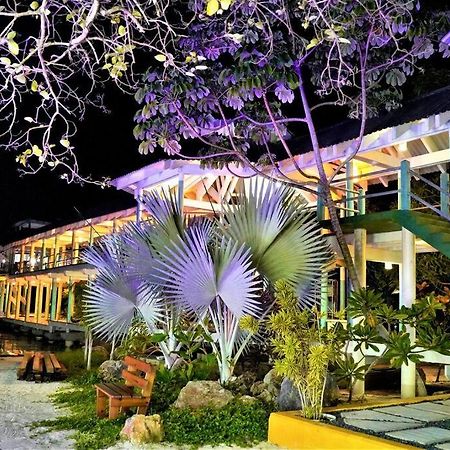 The Dock Resort Over Water Retreat West End Dış mekan fotoğraf