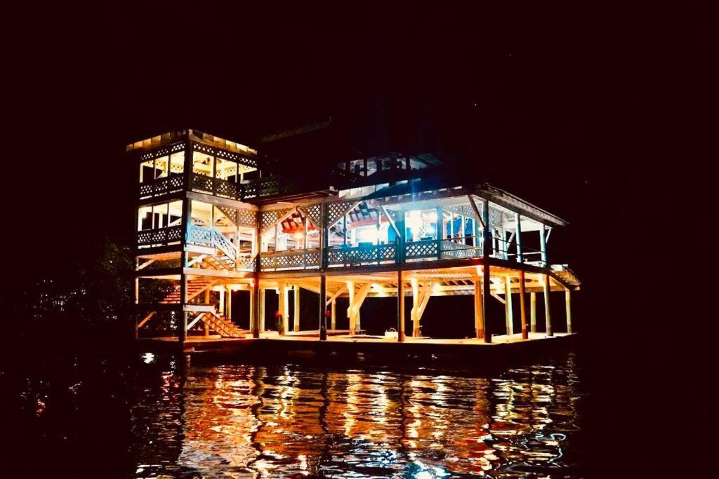 The Dock Resort Over Water Retreat West End Dış mekan fotoğraf
