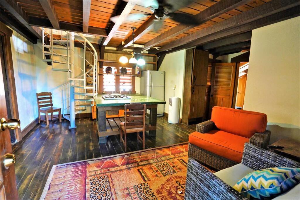 The Dock Resort Over Water Retreat West End Dış mekan fotoğraf